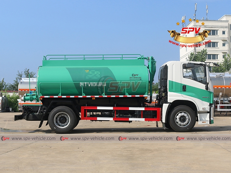 10,000 Litres Septic Tank Truck ISUZU- Right Side View